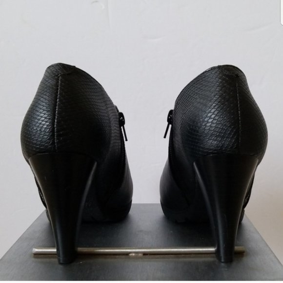 Whitemt. Black Booties Ankle Boots 
NWOT! Size 9.5 - Picture 6 of 8